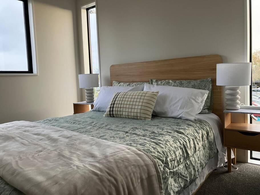 2-Bedroom Ensuite, Close To City, Comfortable, Accessible With Own Parking كريستتشيرش المظهر الخارجي الصورة